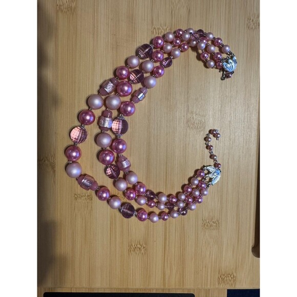 Vintage Faux Pearl Necklace 13”, 3 Strand, 3 Shades of Pink, Signed Japan - Picture 1 of 5